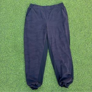 Athleta Womens 12 Brooklyn Camo Lined Jogger Pants Black Pull On Athletic